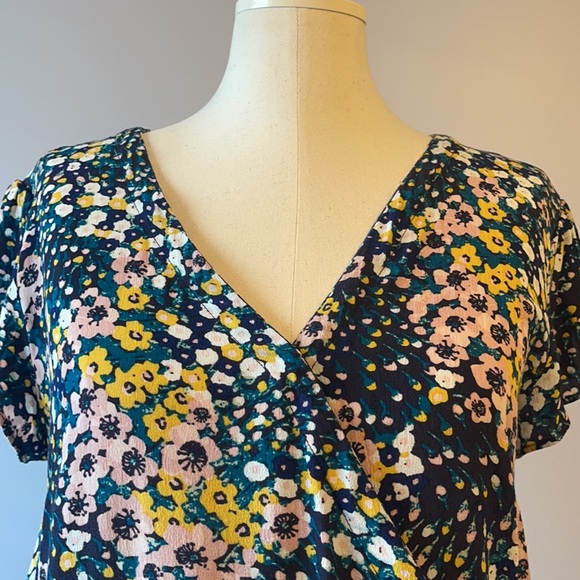 LOFT FLORAL ROMPER - Picture 4 of 10